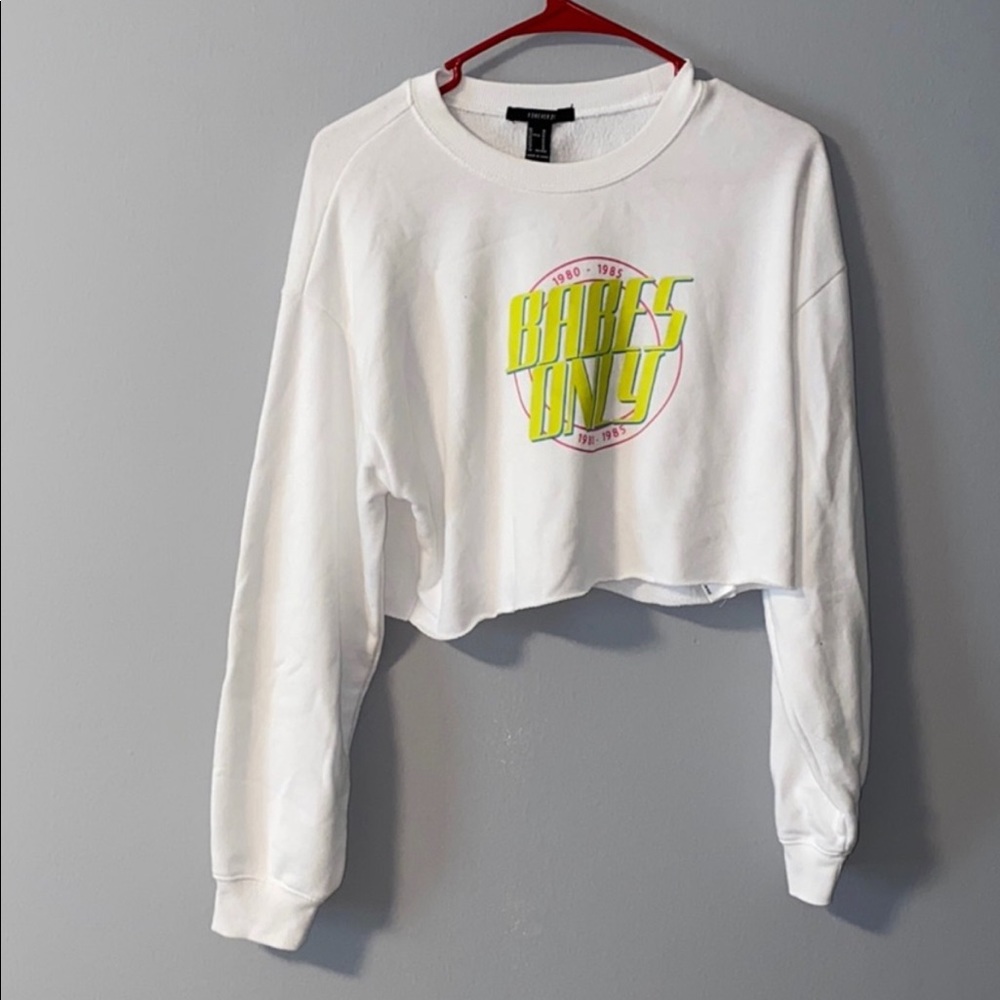 Graphic Crop Sweatshirt